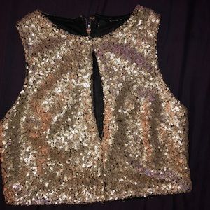 Sequin gold blouse 🥰
